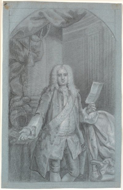 Estudio de retrato (de rodillas) de un hombre de pie con el brazo derecho sobre una mesa con casco, y en la mano izquierda un documento. Banda de orden con elefante y una estrella a la izquierda de la banda (caballero azul) de Peder Als