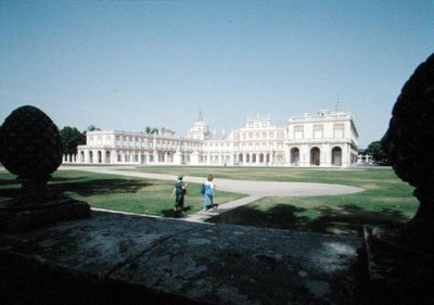 El Palacio Real y jardines, reconstruido desde 1715 de Pedro Caro Idrogo