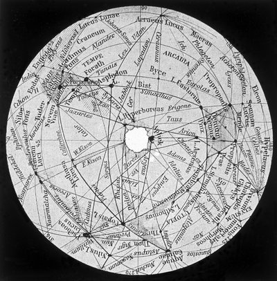 Marte: canales y oasis según el mapa de P. Lowell - en “El Cielo”, por Alphonse Berget, Larousse de Percival (after) Lowell