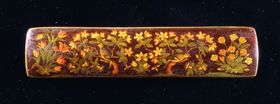 Un Qalamdan, que representa jilgueros posados en ramas de flores de ciruelo de Persian School