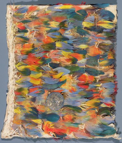 Capa de plumas (textil) de Peruvian School