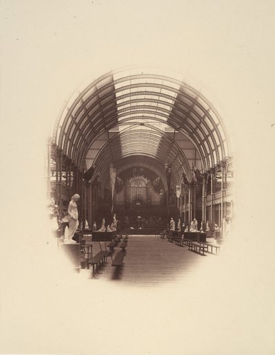 Vista en el Salón Central, Exposición de Tesoros de Arte, Manchester, 1857 de Philip Henry Delamotte