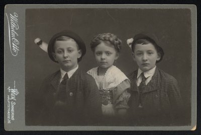 Retrato de tres niños austriacos de Austrian Photographer
