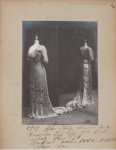 Página del Álbum: Casa de Worth, Vestido de Baile de Photographer French