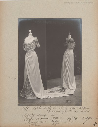 Página de álbum: Casa de Worth, vestido de baile de Photographer French