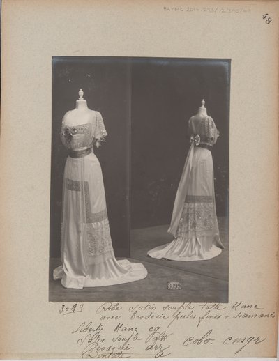 Página del Álbum: Casa de Worth, Vestido de Baile de Photographer French