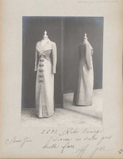 Página del Álbum: Casa de Worth, Vestido de Photographer French
