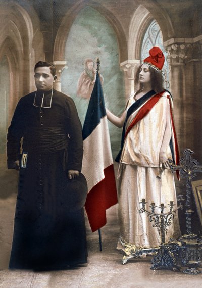 Alegoría de la separación entre Iglesia y Estado en 1905, ilustración de 1907 (foto coloreada) de Photographer French