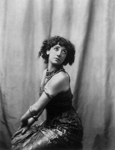 Tamara Karsavina, como esclava en "Cleopatra", París de Photographer French