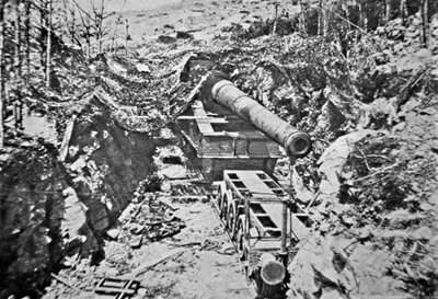 Gran Bertha, uno de varios cañones gigantes alemanes montados en vía férrea durante la Primera Guerra Mundial de Photographer German