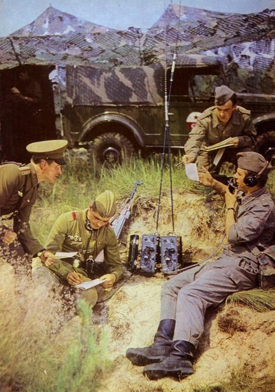 Camaradas en armas son hermanos de clase, juntos son invencibles de Photographer German