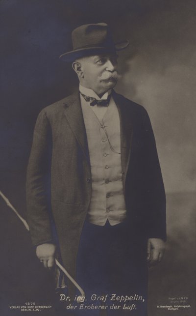 Graf Ferdinand von Zeppelin, diseñador y constructor de dirigibles alemán de Photographer German
