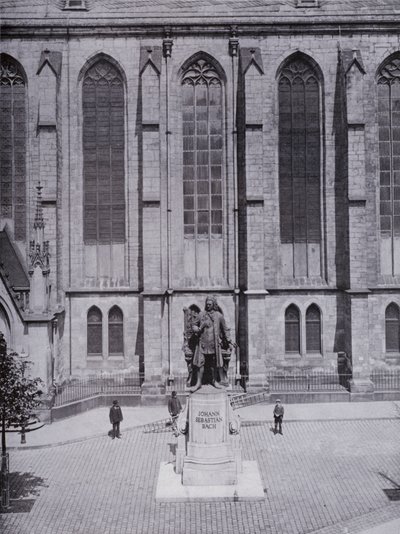 Leipzig: Thomaskirche con monumento a Bach de Photographer German