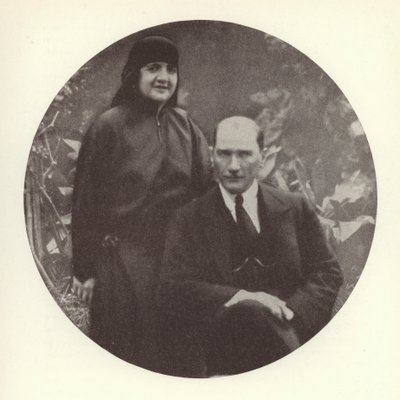 Mustafa Kemal Ataturk, Presidente de Turquía, y su esposa, Latife Usakligil de Photographer German