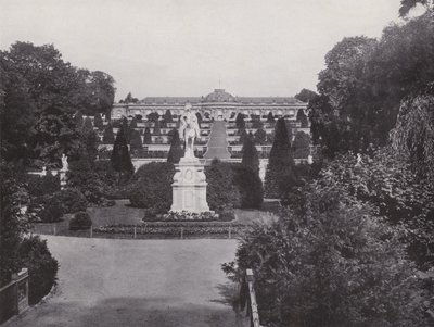Potsdam, Monumento a Federico el Grande y Vista del Palacio Sanssouci de Photographer German