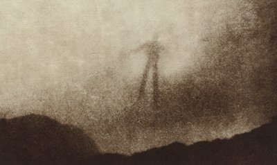 Espectro de Brocken en las montañas Harz de Alemania, fotografiado por primera vez de Photographer German