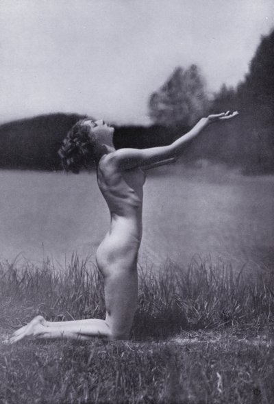 El cuerpo bello, cultura física para mujeres (foto b/n) de Photographer German