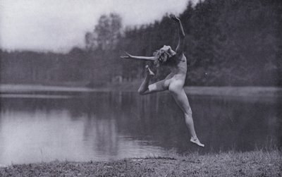El cuerpo bello, cultura física para mujeres (foto b/n) de Photographer German