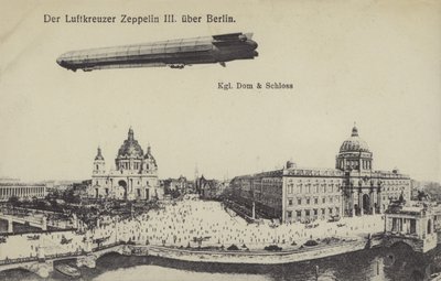 Zeppelin LZ III volando sobre Berlín de Photographer German