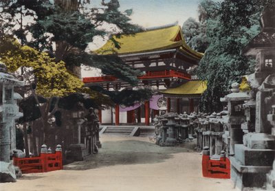 Japón, c.1912: Templo Shinto Kasuga fundado en 767, en Nara, cerca de Kioto de Photographer Japanese