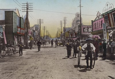Japón, c.1912: Calle del Teatro, Yokohama de Photographer Japanese
