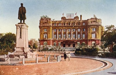 Manchuria: Yamato Hotel, La Estatua del General Oshima en Dairen (foto color) de Photographer Japanese