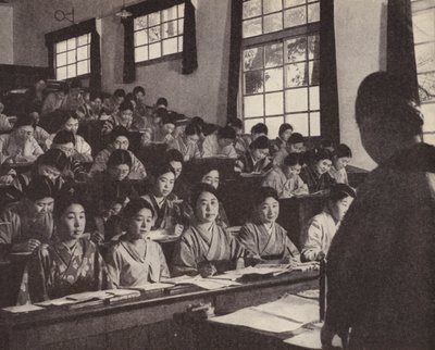 Jóvenes japonesas en su último año en la Universidad de Mujeres, Tokio de Photographer Japanese