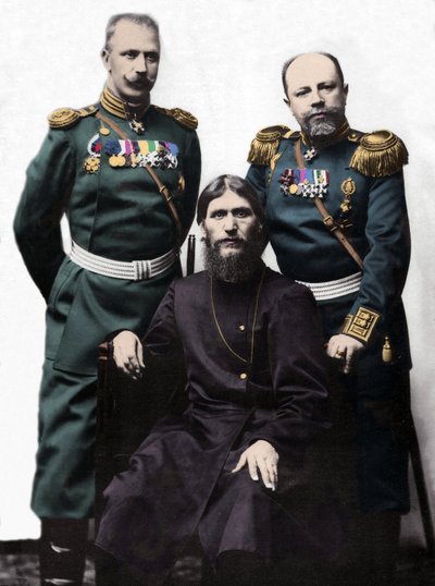 Grigory Rasputin (1869-1916) con el Capitán von Lohman y el Príncipe Coronel Putyatin de Photographer Russian