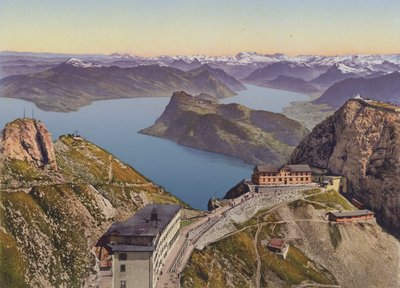 Pilatus-Kulm (2133 m sm) El lago de Lucerna y los Alpes (foto en color) de Photographer Swiss