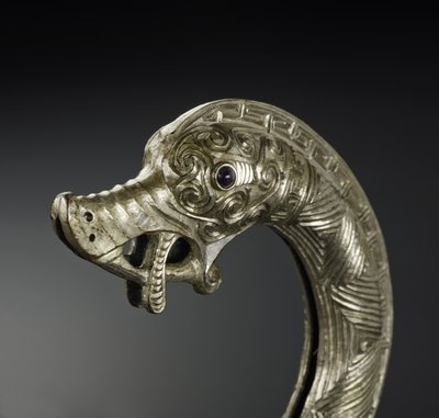 Chape de vaina de la Isla de San Ninian (plata y vidrio) de Pictish