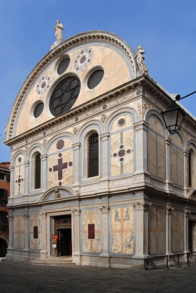 Vista de la iglesia Santa Maria dei Miracoli en Venecia en 2007 por Pietro Lombardo y sus hijos. de Pietro Tullio and Antonio I Lombardo