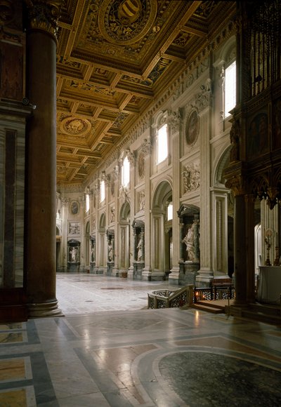 Vista de la nave central de la Basílica de San Juan de Letrán. El techo probablemente realizado por Pirro Ligorio (1510-1583) de Pirro Ligorio