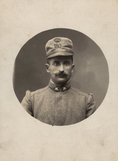 Álbum "El Ejército GM R. (Primera Guerra Mundial)": soldado del 180º Regimiento de la Milicia Territorial (foto en b/n) de Pisani Pisani