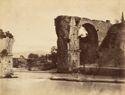 Puente de Augusto en Nani, 1853-56 de Possibly by Jane Martha St. John.