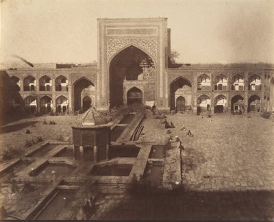 [Puerta principal de MESHED], 1840s-60s de Possibly by Luigi Pesce.