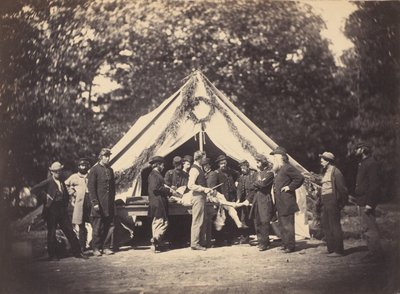 Tienda de Operaciones, Campamento Letterman, Gettysburg, Pennsylvania, 1863 de Possibly by Weaver Brothers.