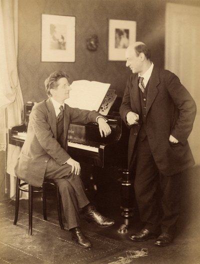 Alexander Zemlinsky y Arnold Schönberg en Praga, 1917 de Prague . Photo studio Schlosser and