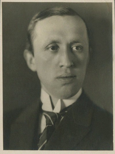 Retrato de Karel Capek 1890-1938, 1930 de Prague . Photo studio Vanek