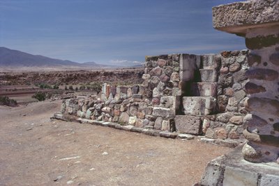 Una escalera incrustada en una pared, Periodo Postclásico Tardío de Pre Columbian