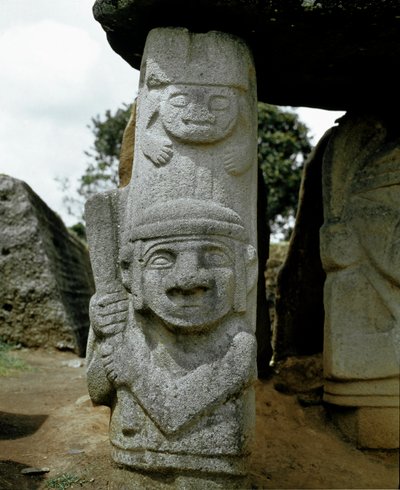 Escultura megalítica de un guerrero de Pre Columbian Pre Columbian