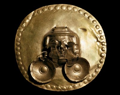 Pectoral de oro (civilización Calima, 7mo-15mo siglo, Bogotá, Museo de Oro, Colombia) de Pre Columbian Pre Columbian