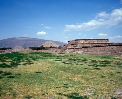 Civilización precolombina: vista del sitio de Teotihuacán (300 a.C.-600 d.C.): el templo (o pirámide) del sol. México de Pre Columbian Pre Columbian