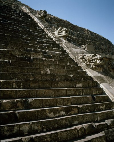 Escaleras del templo de la Serpiente Emplumada de Pre Columbian Pre Columbian