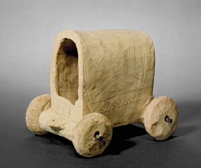 Modelo de un carro cubierto, se dice que es de Hammam cerca de Carquemis (Jerablus) Siria, c.2400-2300 a.C. de Prehistoric
