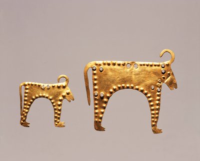 Figuras de animales de las excavaciones en Varna, tumba 36 de Prehistoric Prehistoric
