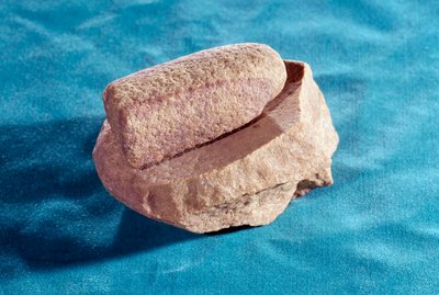 Prehistoria: piedra de moler para moler sal de Prehistoric Prehistoric