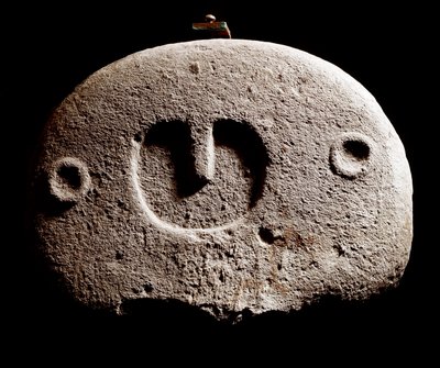 Arte prehistórico: escultura de la Edad del Hierro del sitio de Lunigiana cerca de La Spezia, Italia. 1100-800 a.C. La Spezia, Museo Comunale della Civilta Lunigiana de Prehistoric Prehistoric