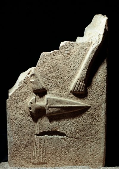 Arte prehistórico: estela tallada durante la Edad del Hierro del sitio de Lunigiana cerca de La Spezia, Italia. 1100-800 a.C. La Spezia, Museo Comunale della Civilta Lunigiana de Prehistoric Prehistoric