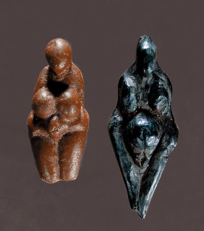 Prehistoria: "Venus de Grimaldi" Figurillas de esteatita amarilla y verde diosas marinas que datan del Paleolítico Superior. Dim. 6 cm de Prehistoric Prehistoric