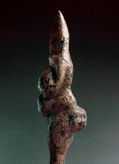 Prehistoria: Venus de Savignano, escultura lítica antropomórfica encontrada en 1925 en Savignano sul Panaro. Paleolítico Superior, Edad de Piedra. Altura: 22 cm. Museo Nacional Prehistórico Etnográfico Luigi Pigorini, Roma, Italia de Prehistoric Prehistoric